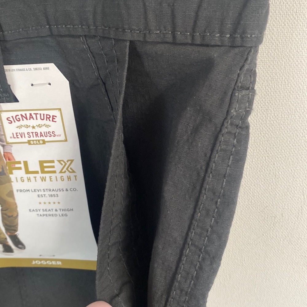 (B51) Levi’s Signature Men’s Joggers Black Flex Light Weight Gold Edition, Sz 34 - Picture 11 of 12